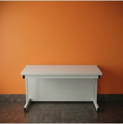 Стол лабораторный